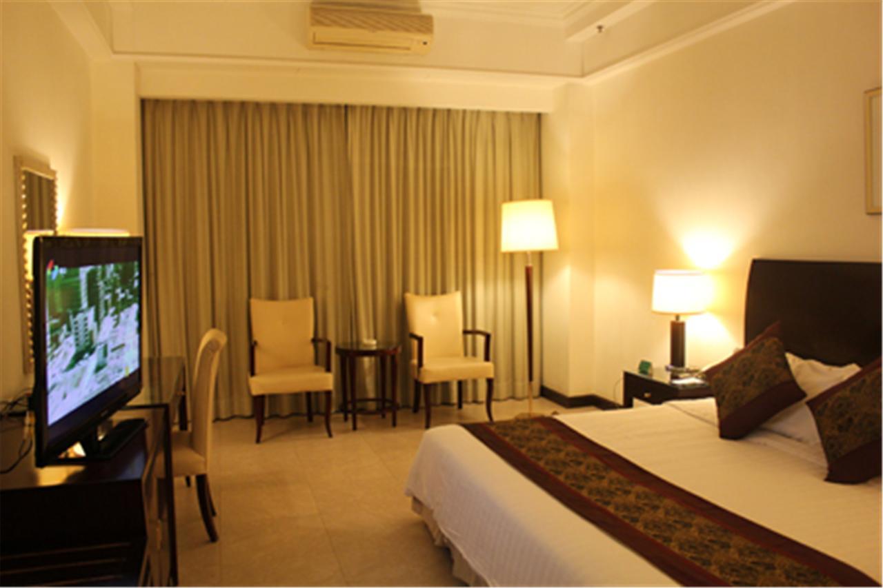 פושאן Clifford Golden Lake Hotel מראה חיצוני תמונה