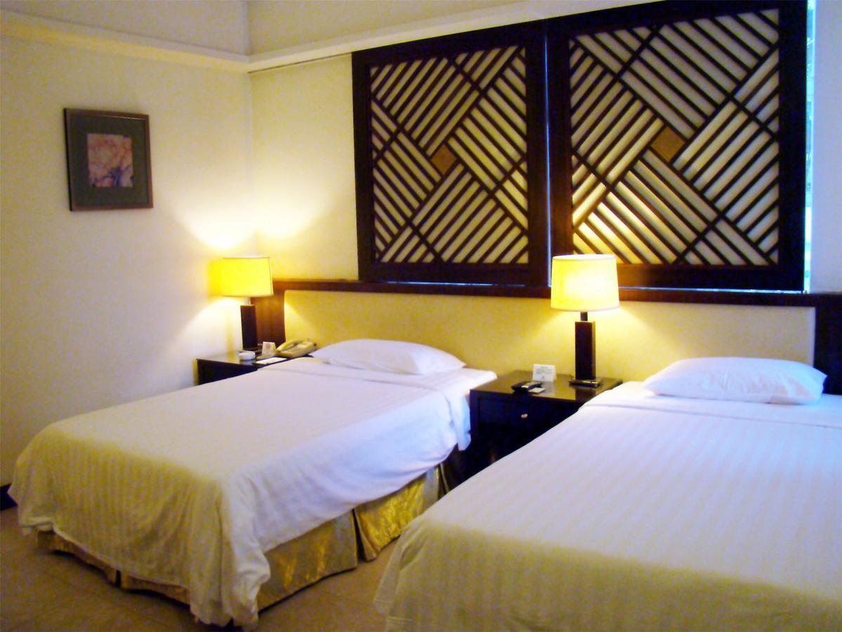 פושאן Clifford Golden Lake Hotel מראה חיצוני תמונה