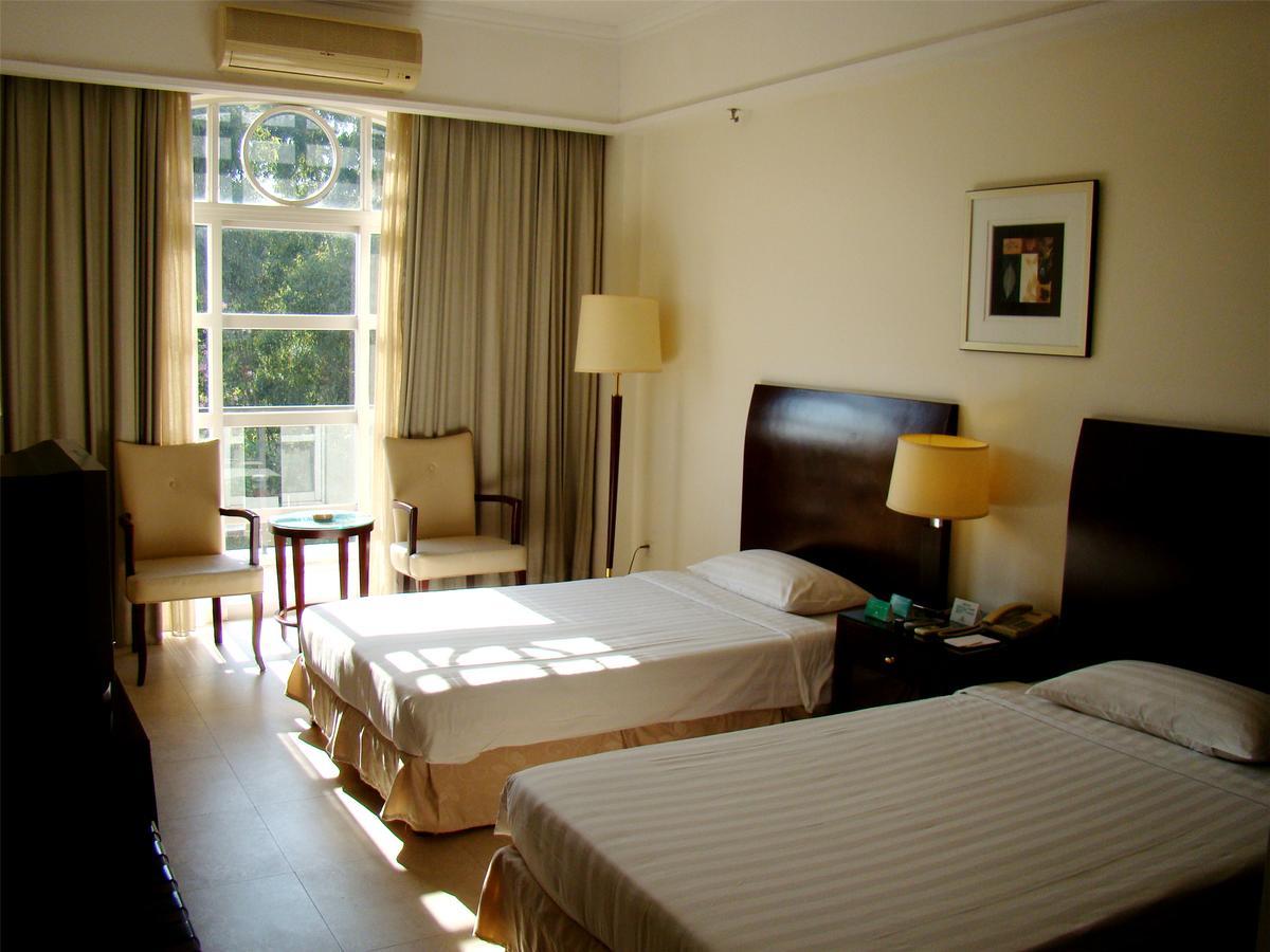 פושאן Clifford Golden Lake Hotel מראה חיצוני תמונה