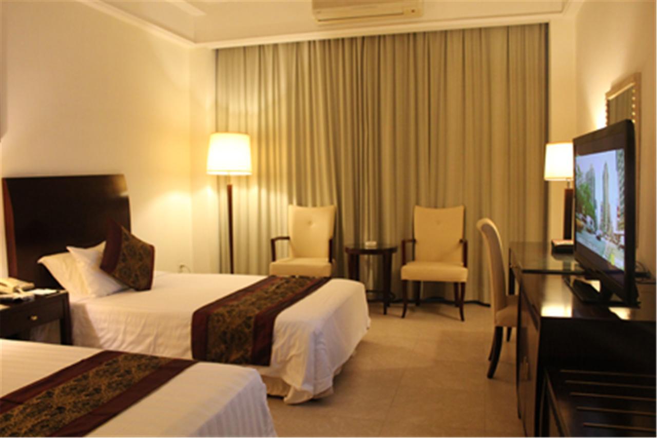 פושאן Clifford Golden Lake Hotel מראה חיצוני תמונה