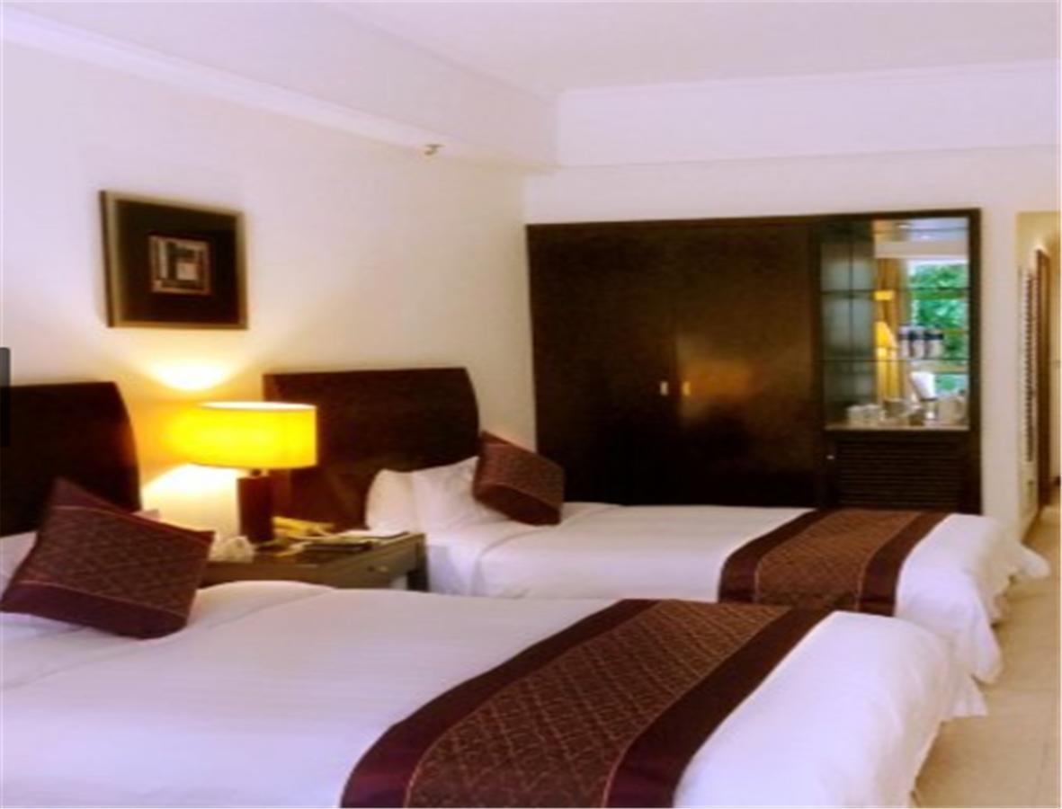 פושאן Clifford Golden Lake Hotel מראה חיצוני תמונה