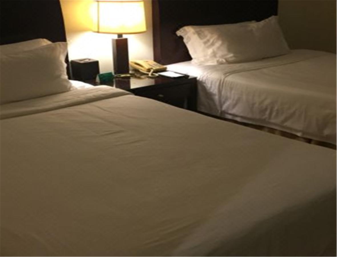 פושאן Clifford Golden Lake Hotel מראה חיצוני תמונה