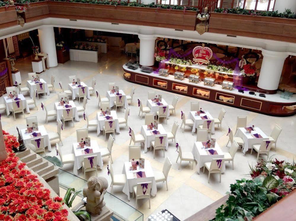 פושאן Clifford Golden Lake Hotel מראה חיצוני תמונה