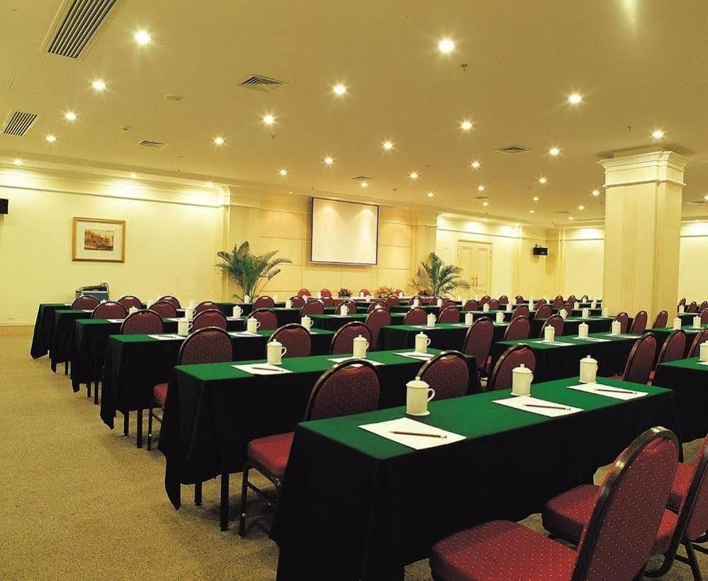 פושאן Clifford Golden Lake Hotel מראה חיצוני תמונה